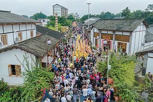 金牌射手！斯特鲁斯13投8中拿下22分5板2断 三分10中6